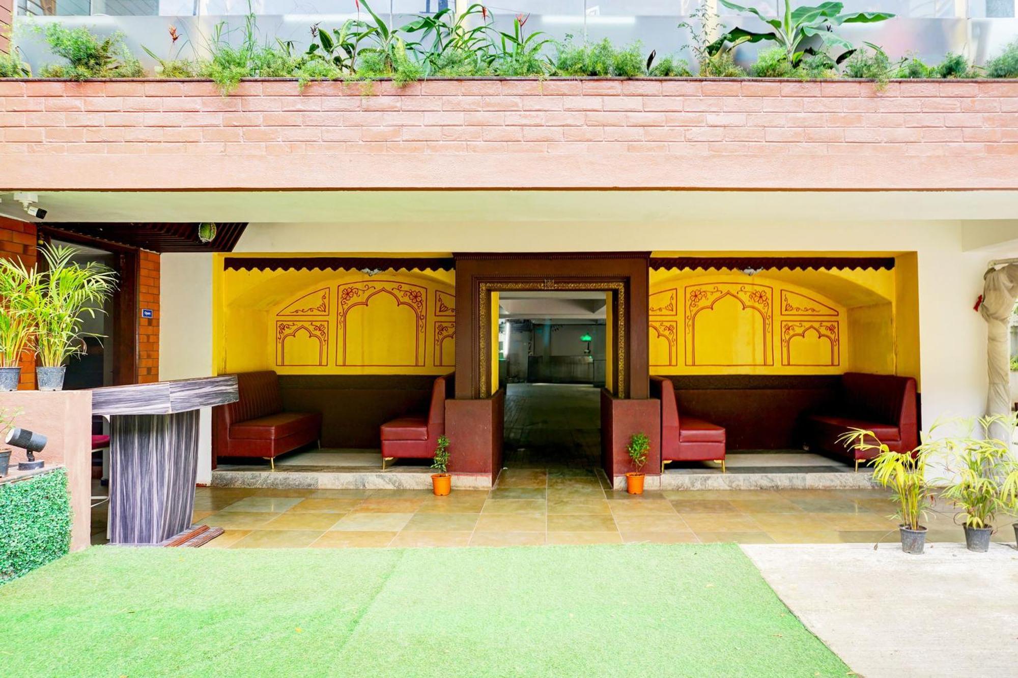 Super Collection O Vardhan Plaza Yerandwane Exteriér fotografie